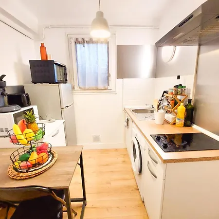 Joli A 3 Min A Pied Du Port De Appartement Toulon